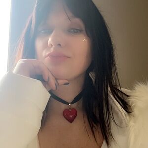 Meet your Posher, Larisa